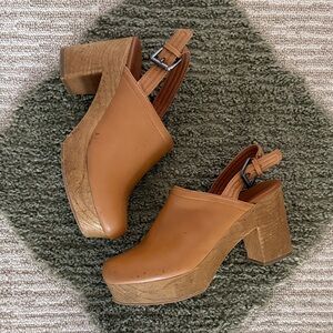 Universal Thread Cognac Platform Slingback Heels